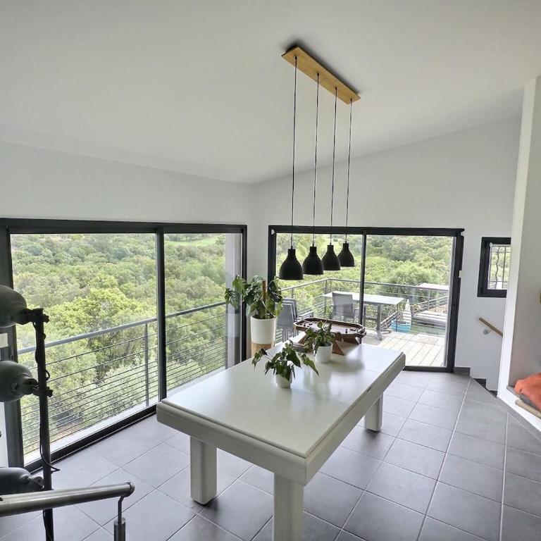 Maison Blanche Valcros - Six-Bedroom House - 44