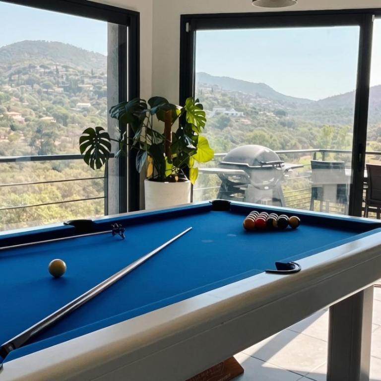 Maison Blanche Valcros - Six-Bedroom House - 40