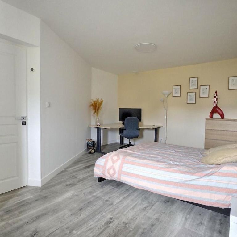 Maison Blanche Valcros - Six-Bedroom House - 31
