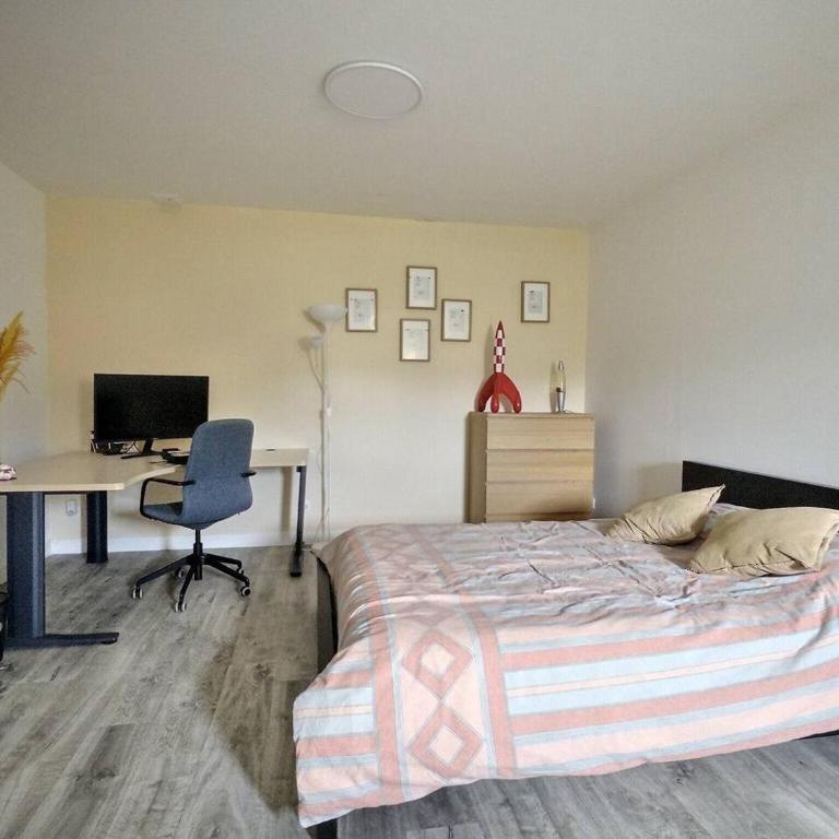 Maison Blanche Valcros - Six-Bedroom House - 30