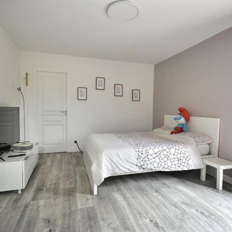 Maison Blanche Valcros - Six-Bedroom House - 27