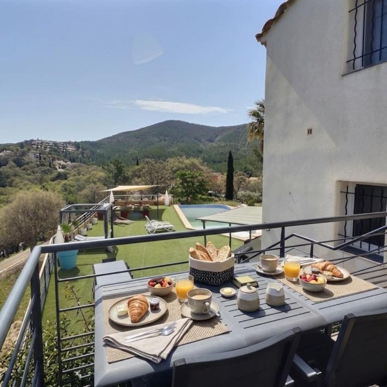 Maison Blanche Valcros - Six-Bedroom House - 19
