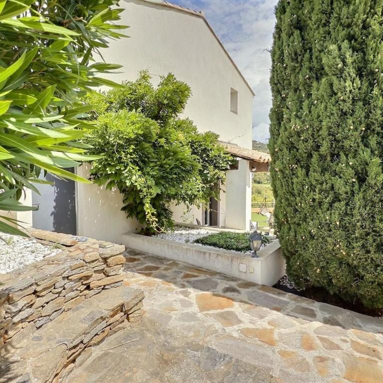 Maison Blanche Valcros - Six-Bedroom House - 20