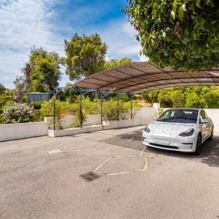 Maison Blanche Valcros - Six-Bedroom House - 7