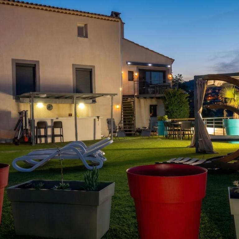 Maison Blanche Valcros - Six-Bedroom House - 1