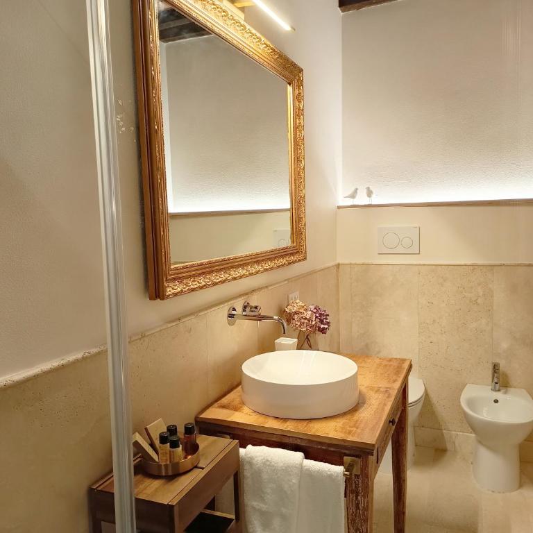 Dimora Dell'Erbe Rooms - Camera Matrimoniale con Bagno Privato - 9
