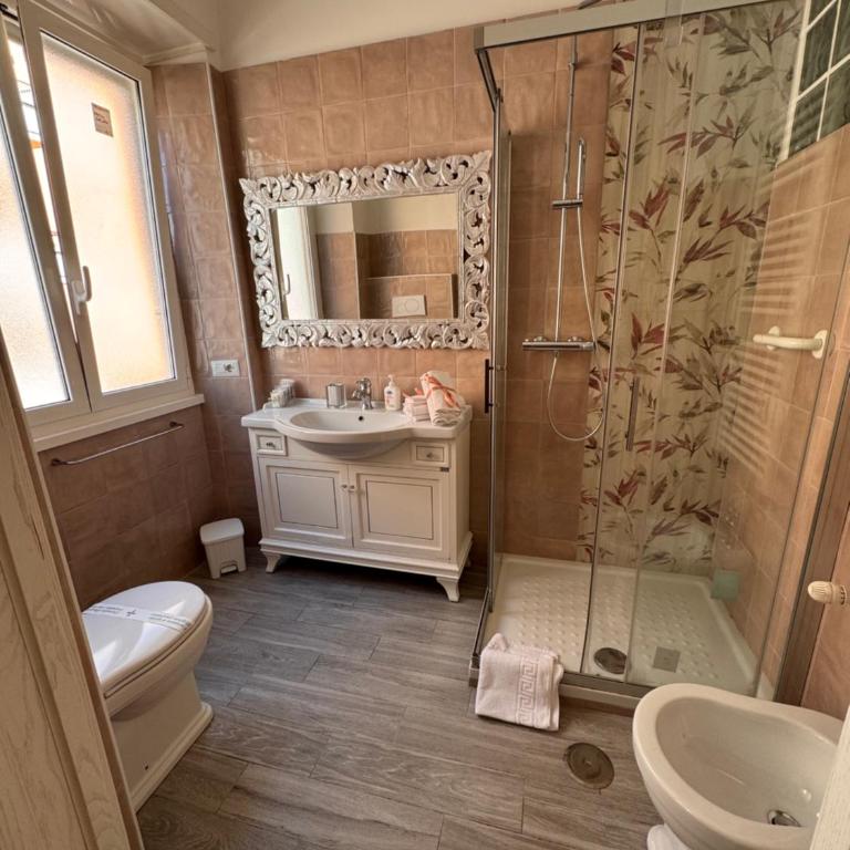 BonaSera Roma Vatican Rooms - Camera Matrimoniale con Bagno Privato - 5