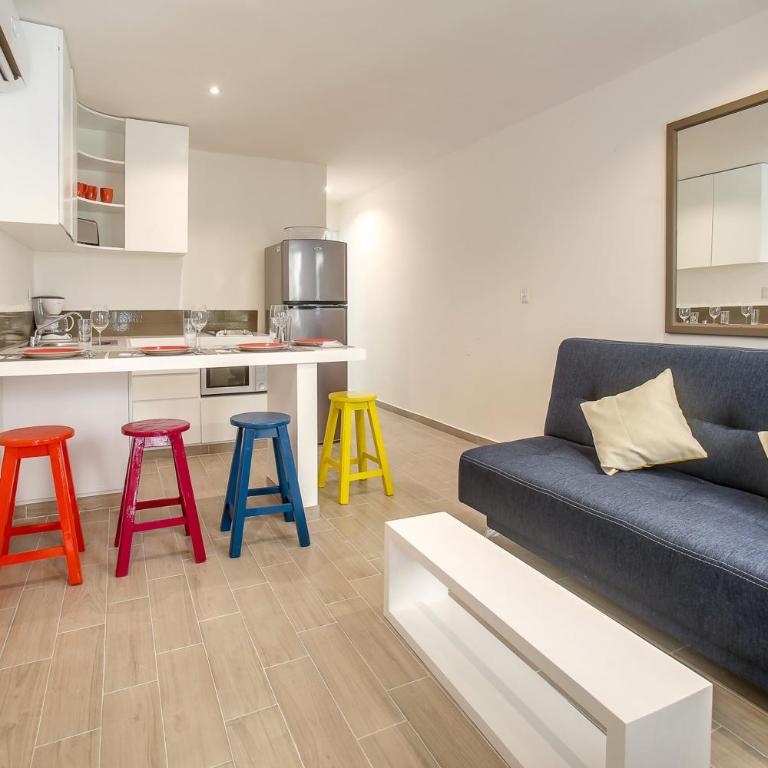 Valentina Suites by Las Flores Vacation Rentals - Deluxe One-Bedroom Apartment - 13