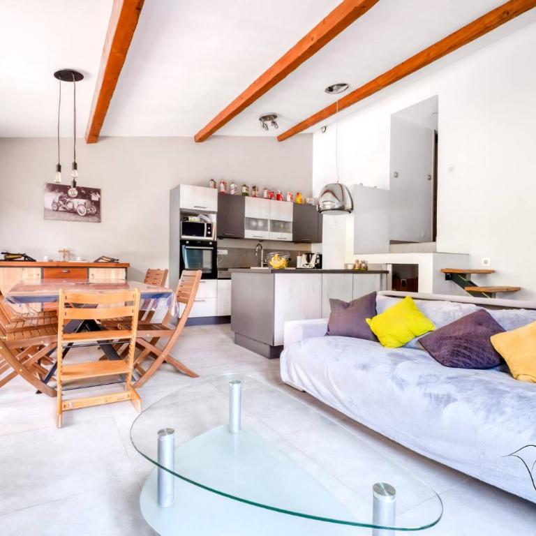 bird renting - Two-Bedroom House - 2
