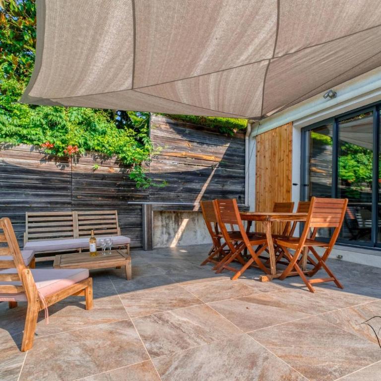 bird renting - Two-Bedroom House - 12