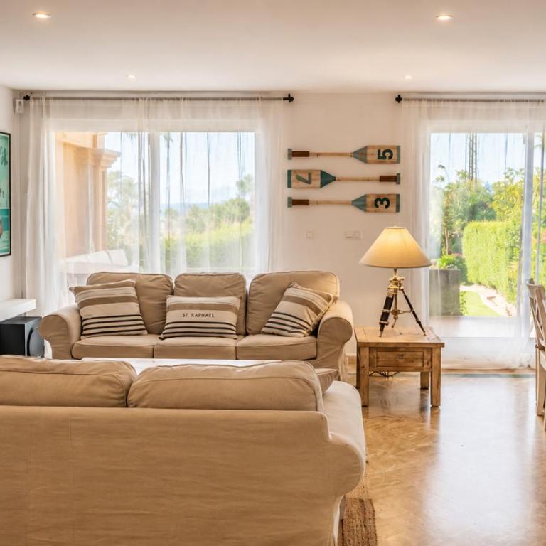 Modern Family townhose with panoramic view - Three-Bedroom House - 8