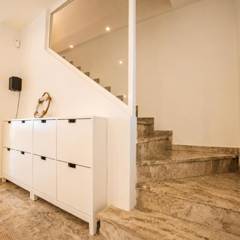 Modern Family townhose with panoramic view - Three-Bedroom House - 16