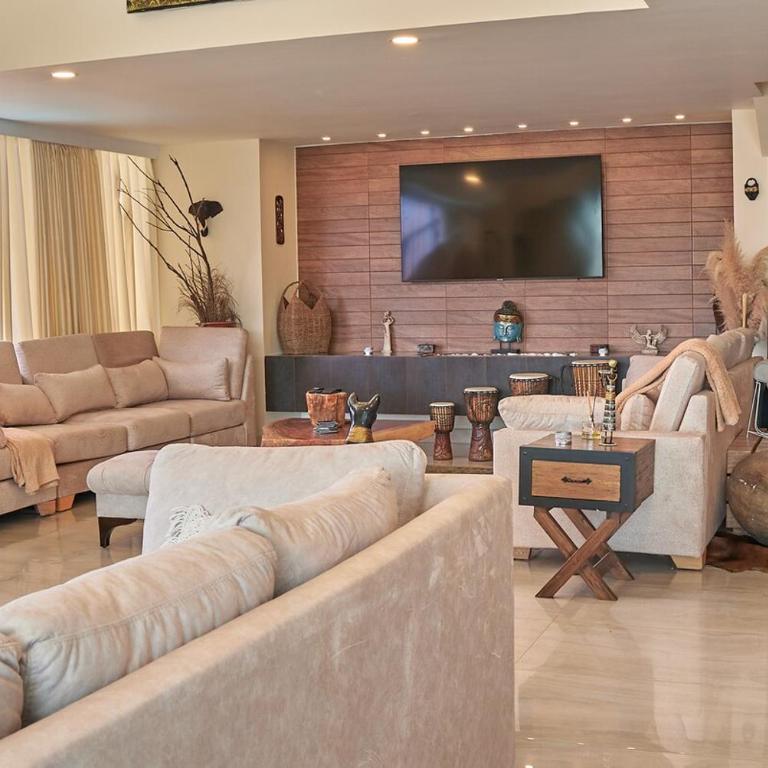 El Poblados 5 Bedroom Lux Duplex Vacation Rental - Apartment - 90