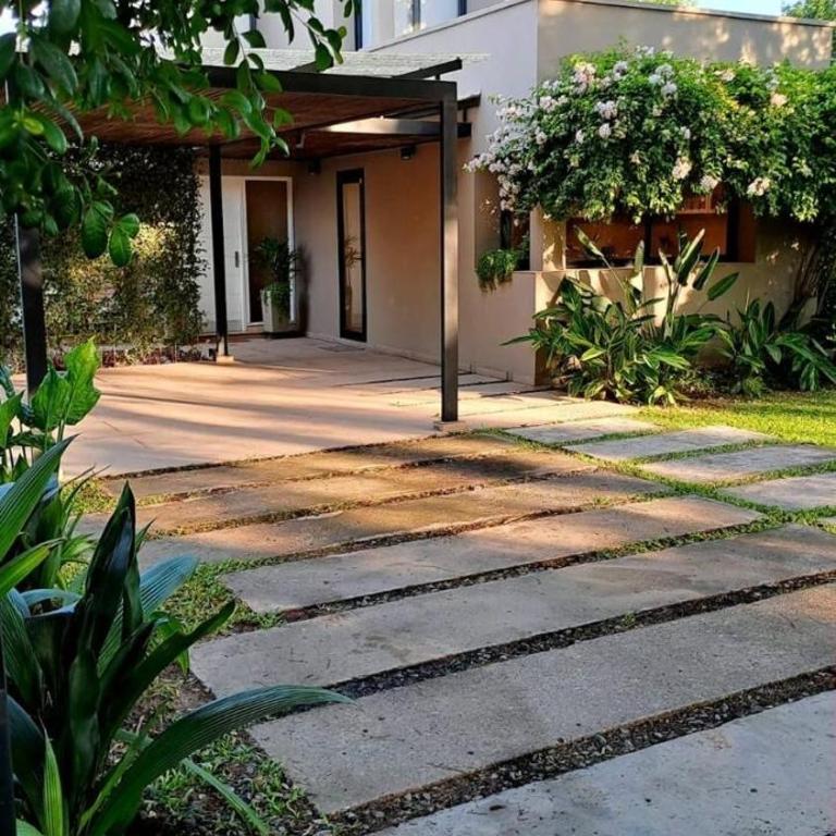 Espectacular casa en Country del golf, Tucumán - Casa de 3 dormitorios - 23