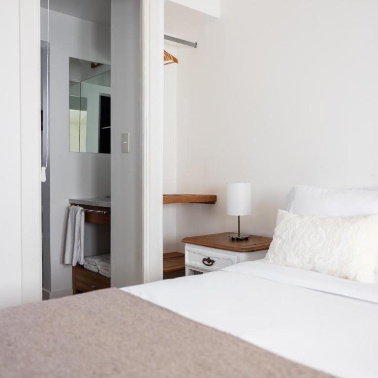 Acassuso Suites - Habitación Doble Deluxe con balcón - 12