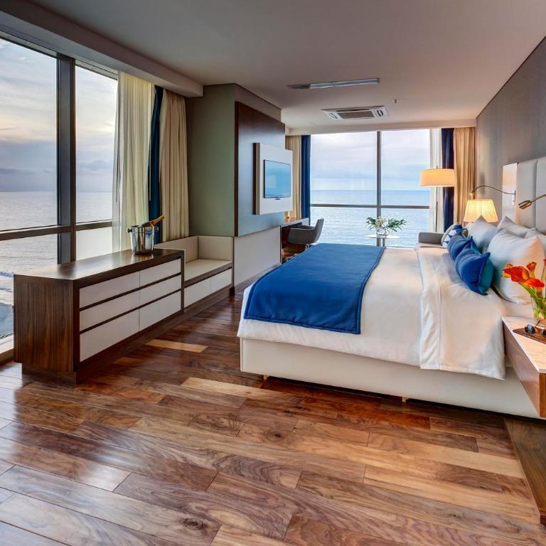 Hotel InterContinental Cartagena by IHG - Suite Grand con cama extragrande y vistas al océano - 1
