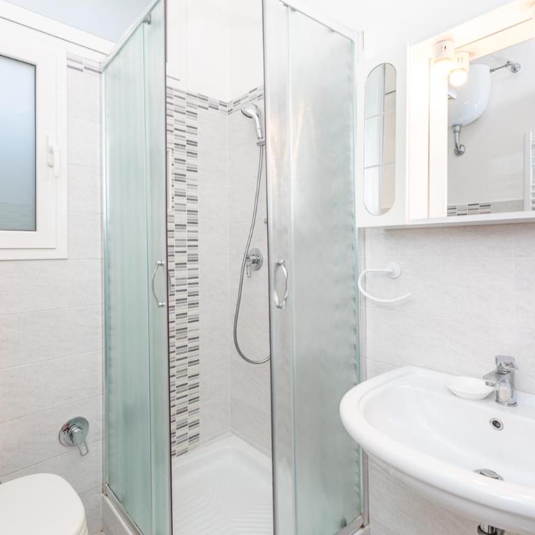 Prati Grabau Comfort 3 rooms apt - Appartamento Deluxe con 3 Camere da Letto - 4