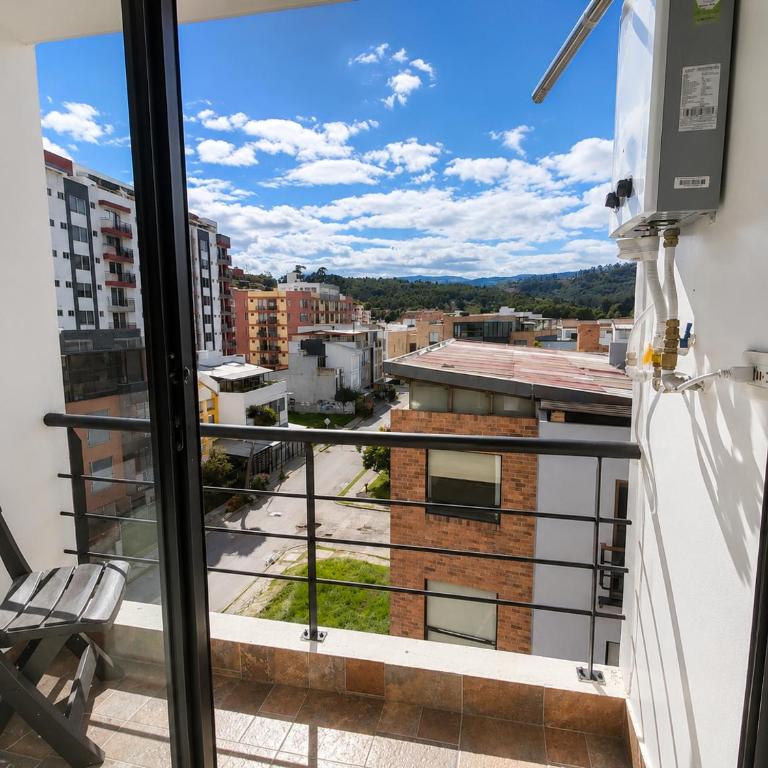 Aparta-estudio Vista panorámica con balcón frente a la UPTC - Apartamento de 1 dormitorio - 5
