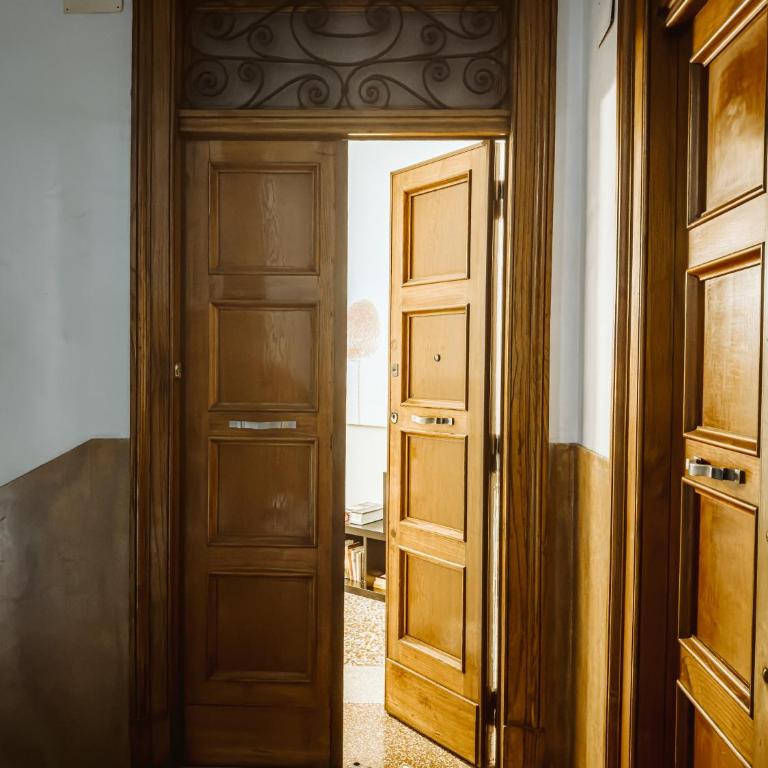 Azzurra B&B - Metro Lodi & Wi-Fi - Camera Matrimoniale con Bagno Privato - 10