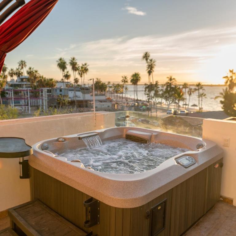 Rooftop Oasis Steps from the Malecon - Casa de 4 dormitorios - 46