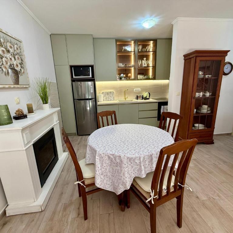 Lagoon Viva Apartment - Two-Bedroom Apartment with Garden View - 8