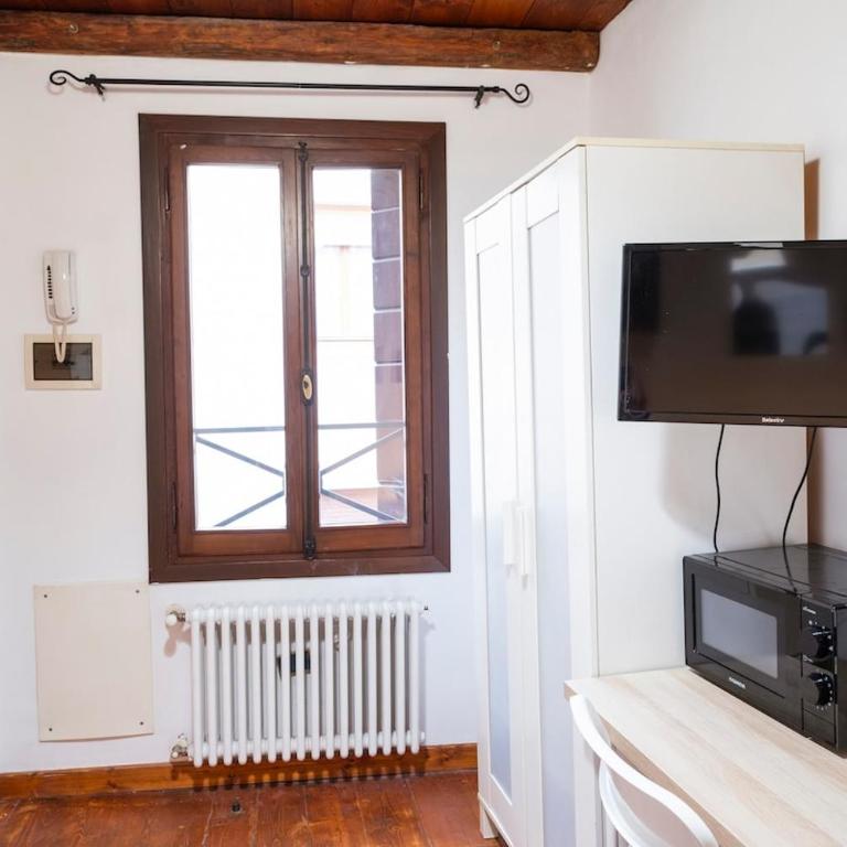 Easy Stay Solutions - Damiano Chiesa - RM Homes - Habitación Deluxe - 1