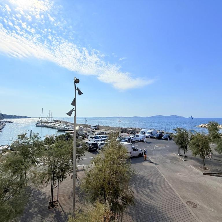 Grand appartement rénové à Carqueiranne 10 pers proche plages et port - Appartement 2 Chambres - 46