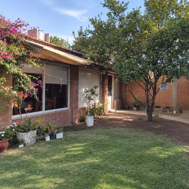 Casa Amplia con Quincho - Casa de 2 dormitorios - 1