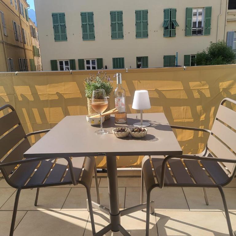 Suite Victoria Beach - Carré d'Or - Terrasse - Plage 50 m - Appartement 1 Chambre - 4