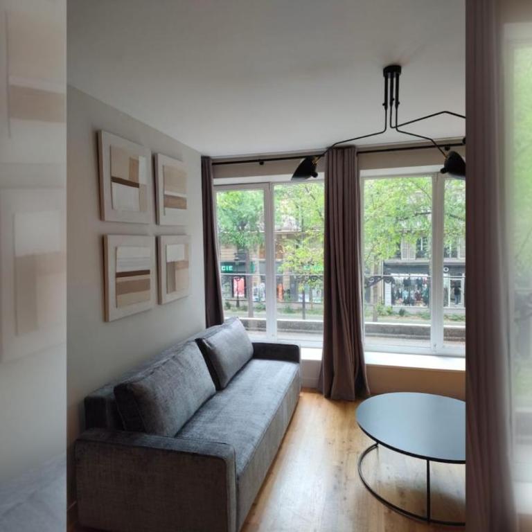 Beautiful Minimalist 1BD Apartment near Montmartre - Appartement - 1
