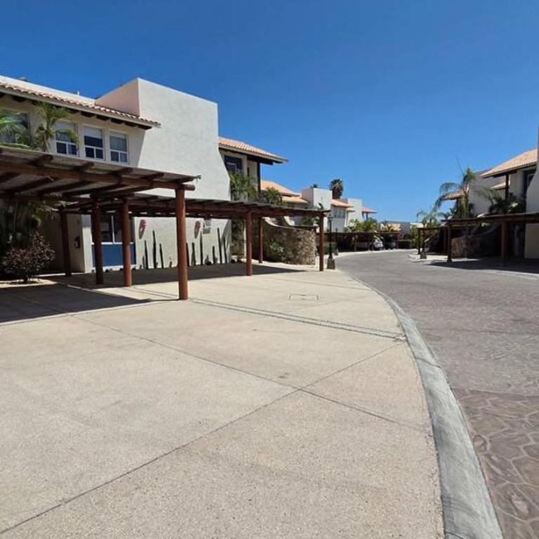 Hermosa casa con alberca, campo golf y playa - Casa - 13