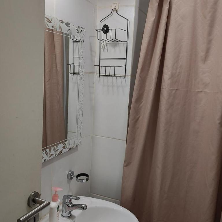 Departamento Familiar con Balcón y Estacionamiento Gratuito - One-Bedroom Apartment - 37