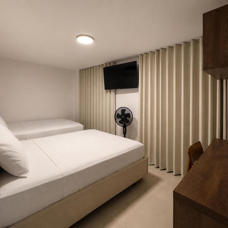 Hotel Balcones del Estadio - Habitación Triple con vistas a la ciudad - 1