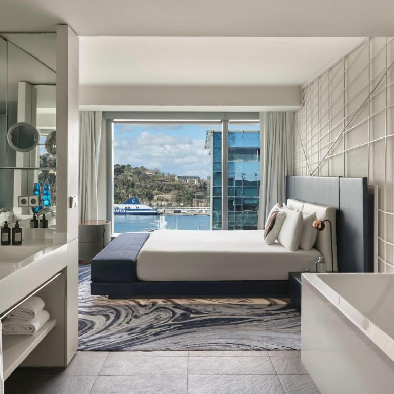 W Barcelona - King Studio Suite with Sofa Bed and Partial Water View - 4