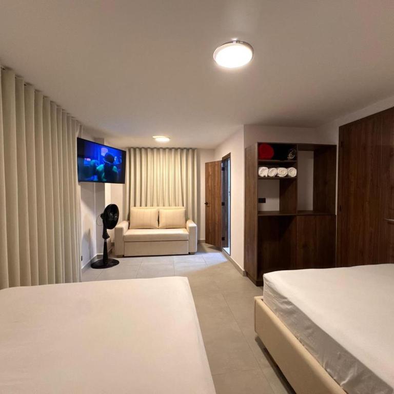 Hotel Balcones del Estadio - Habitación Cuádruple con balcón - 3