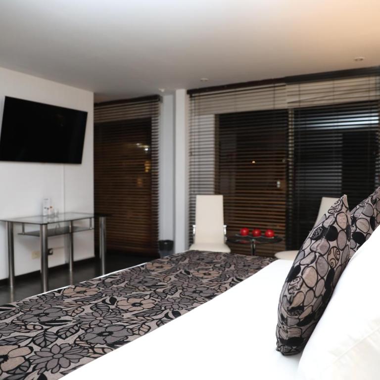 Hotel Suites 108 - Suite Deluxe con bañera de hidromasaje - 1