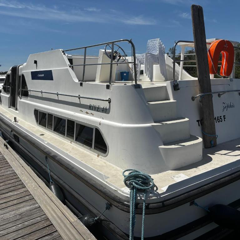 Bateau-maison spacieux au port - 8 pers. - API-1-46-38 - Maison de Vacances - 1
