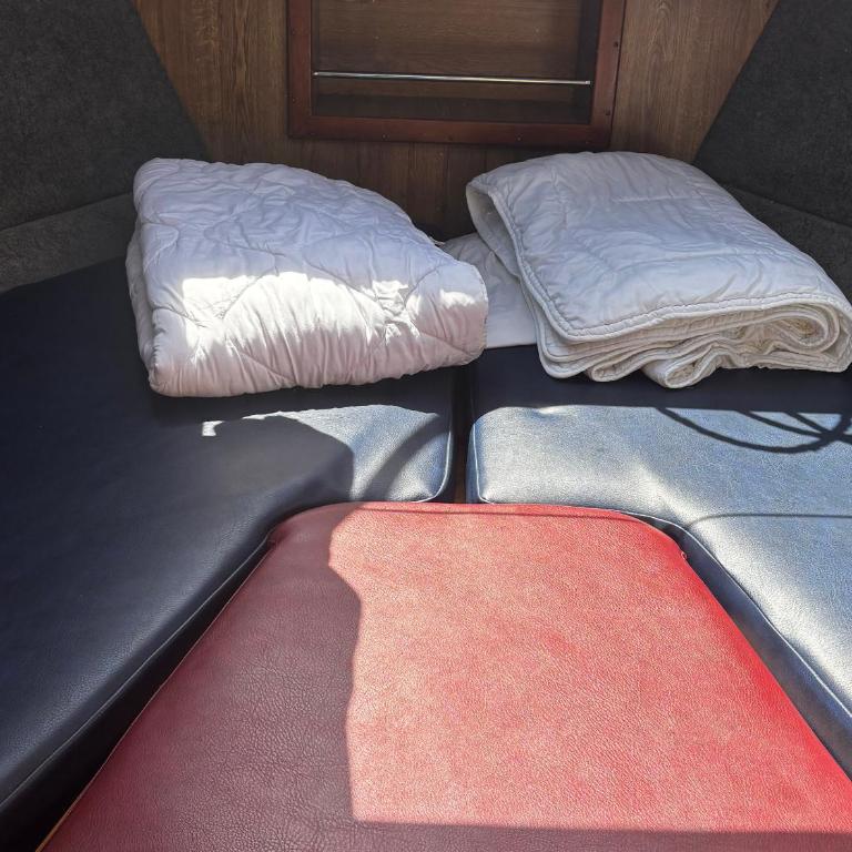 Bateau-maison spacieux au port - 8 pers. - API-1-46-38 - Maison de Vacances - 4