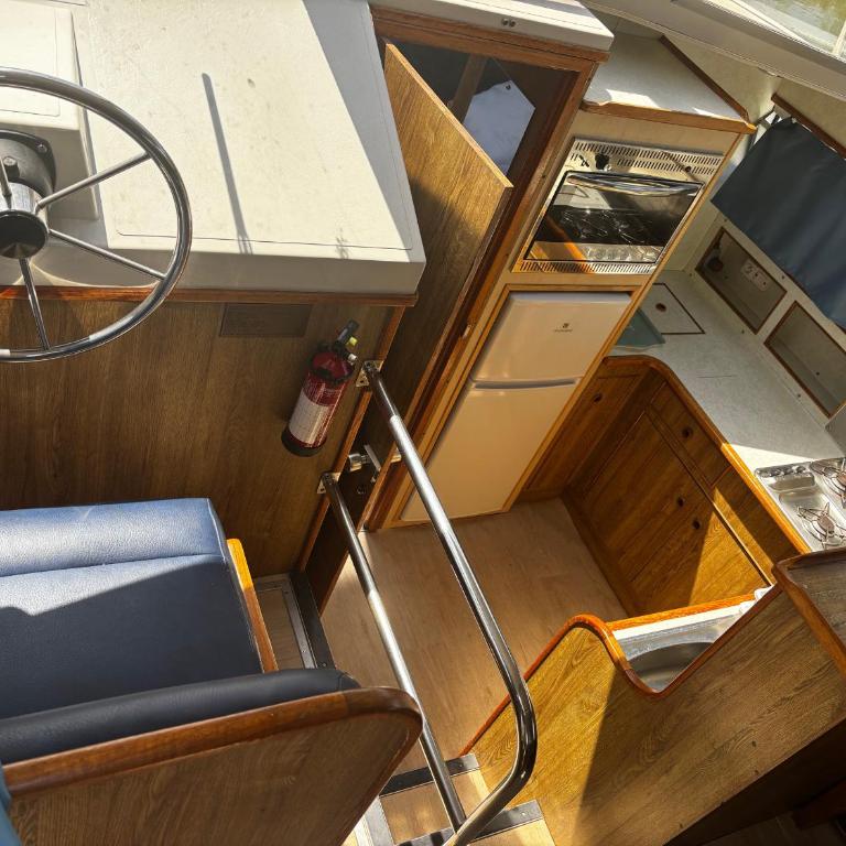 Bateau-maison spacieux au port - 8 pers. - API-1-46-38 - Maison de Vacances - 7