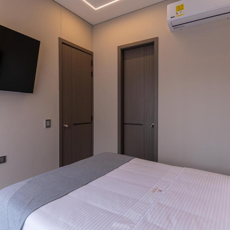 Hotel Colores Estadio - Two-Bedroom Deluxe Apartment - 3