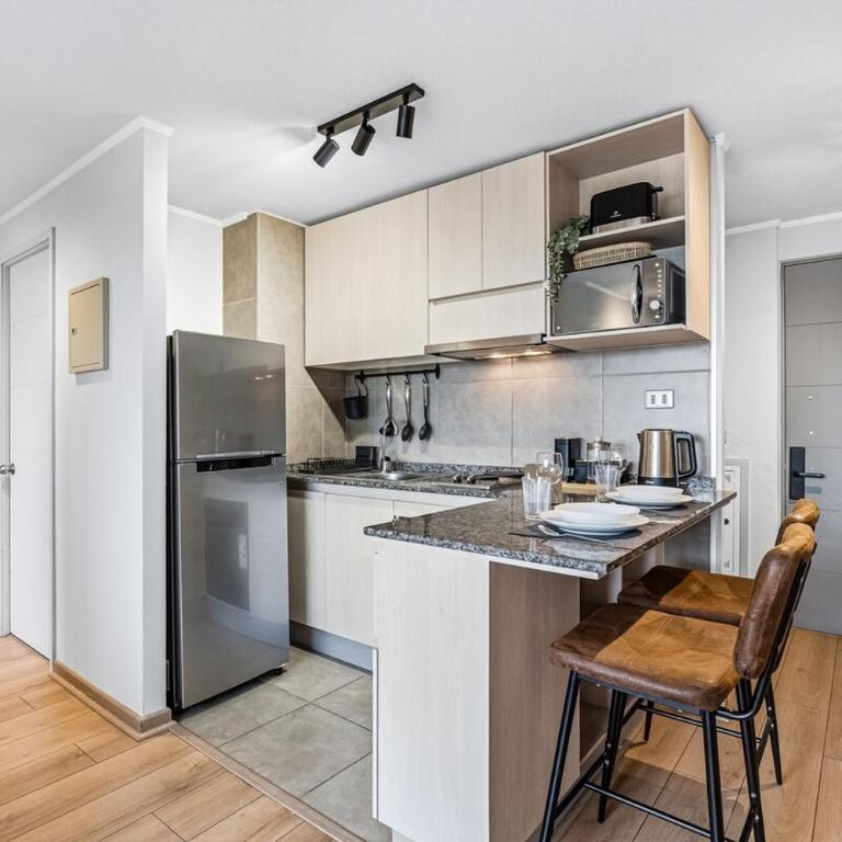 Metro Private Parking AC - Three-Bedroom Apartment - 3