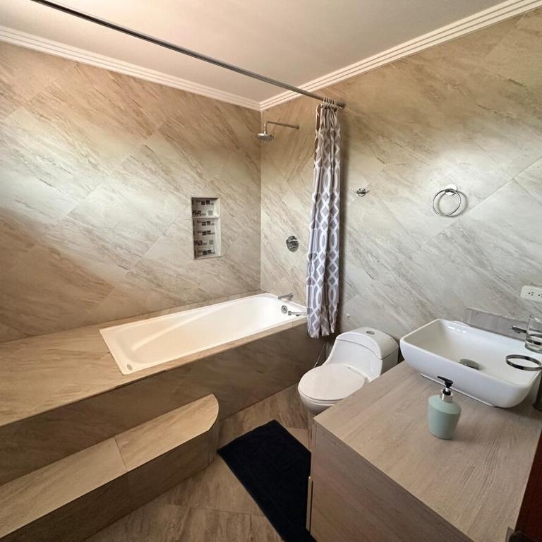 Casa vacacional con piscina - Villa - 8