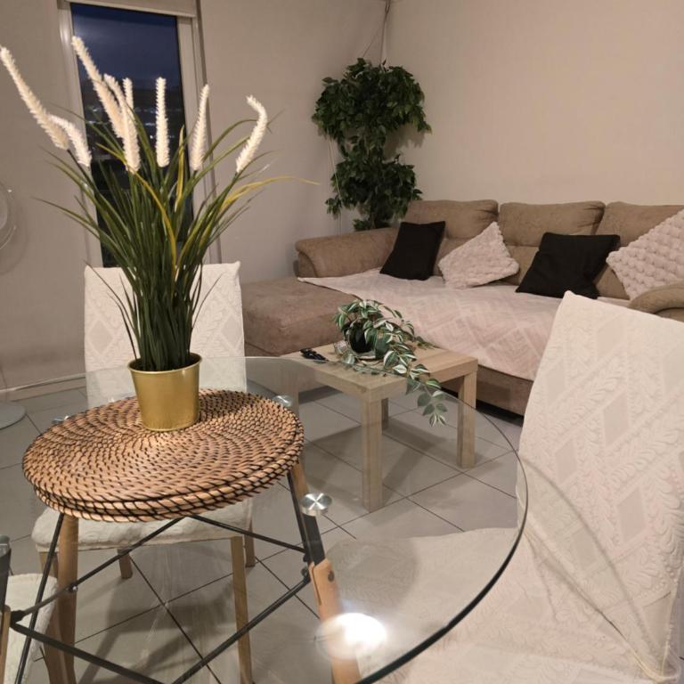 Excelente ubicacion Departamrnto 2 o 1 dormitorio - Two-Bedroom Apartment - 5