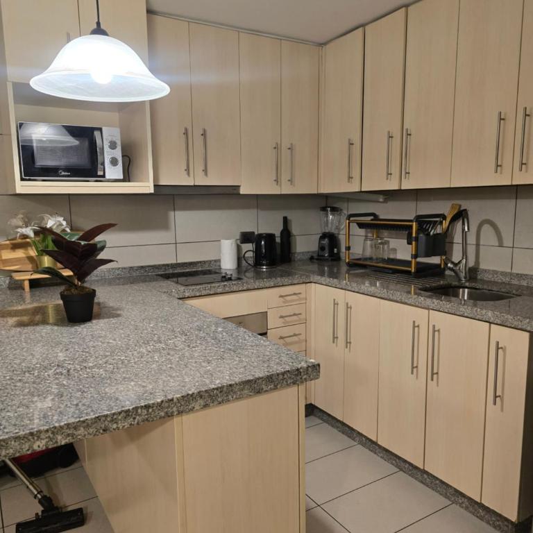 Excelente ubicacion Departamrnto 2 o 1 dormitorio - Two-Bedroom Apartment - 10