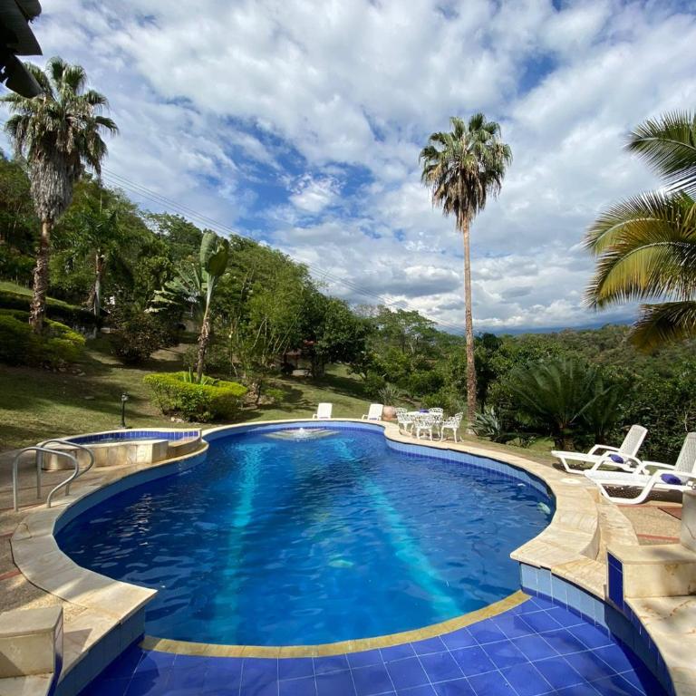 Villa Don Alvaro- Finca campestre con piscina cerca de Anapoima - Villa - 1