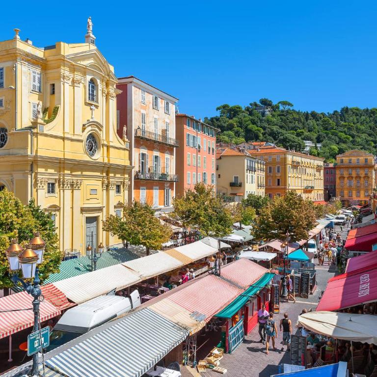 5 people, 4 beds - Heart of Nice Gambetta - Renovated - Air Conditionning - Two-Bedroom Apartment - 28