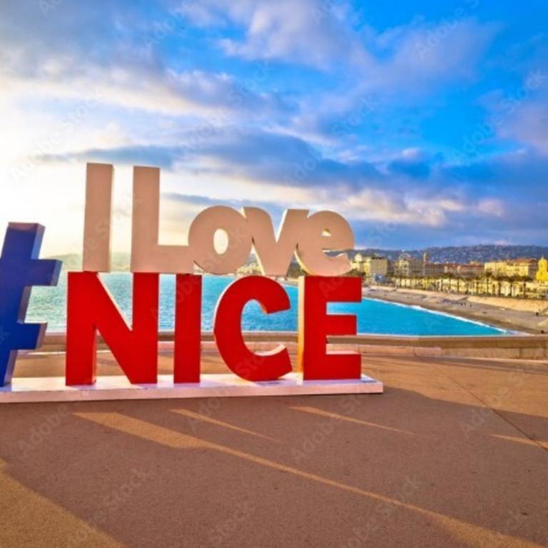 5 people, 4 beds - Heart of Nice Gambetta - Renovated - Air Conditionning - Two-Bedroom Apartment - 24