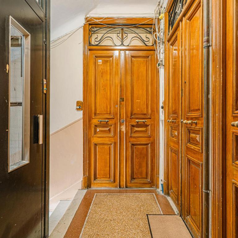 5 people, 4 beds - Heart of Nice Gambetta - Renovated - Air Conditionning - Two-Bedroom Apartment - 18