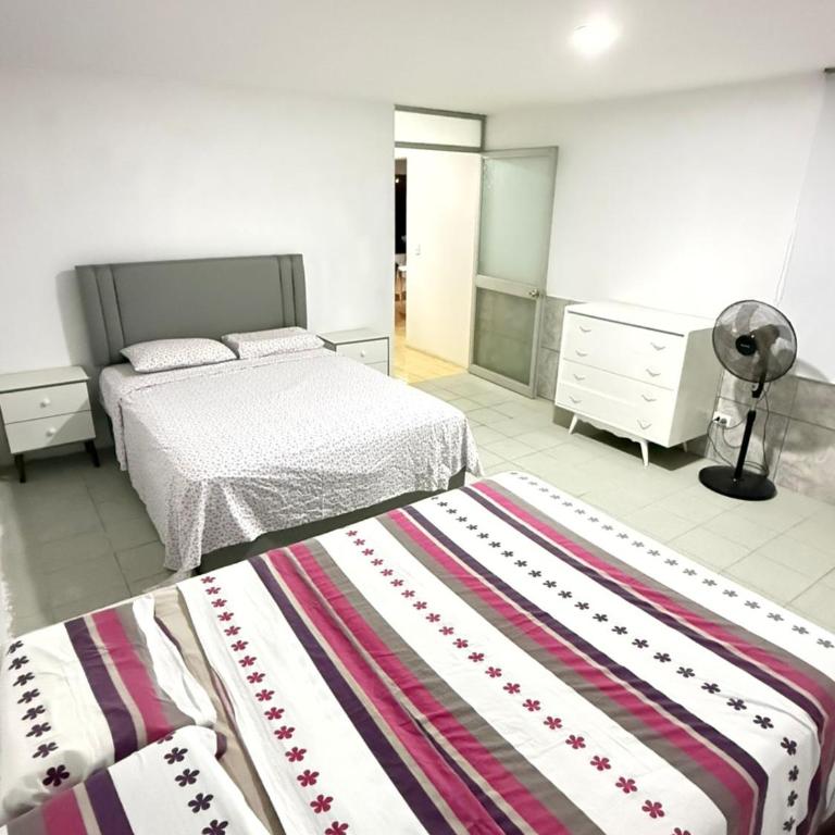 Exclusivo departamento para 14 personas en Santa María del Mar - Three-Bedroom Apartment - 23