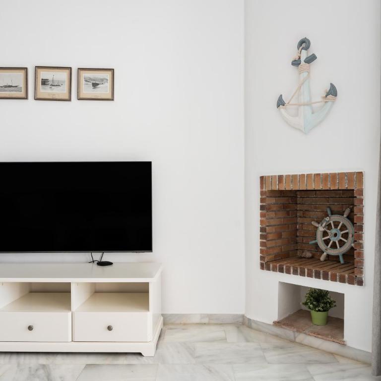 203 Arruzafa Sea View - Three-Bedroom Apartment with Water View - 11